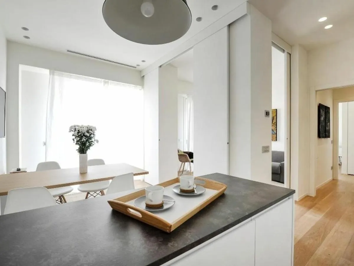 Palazzo Beltrade By Halldis Milan Apartment
